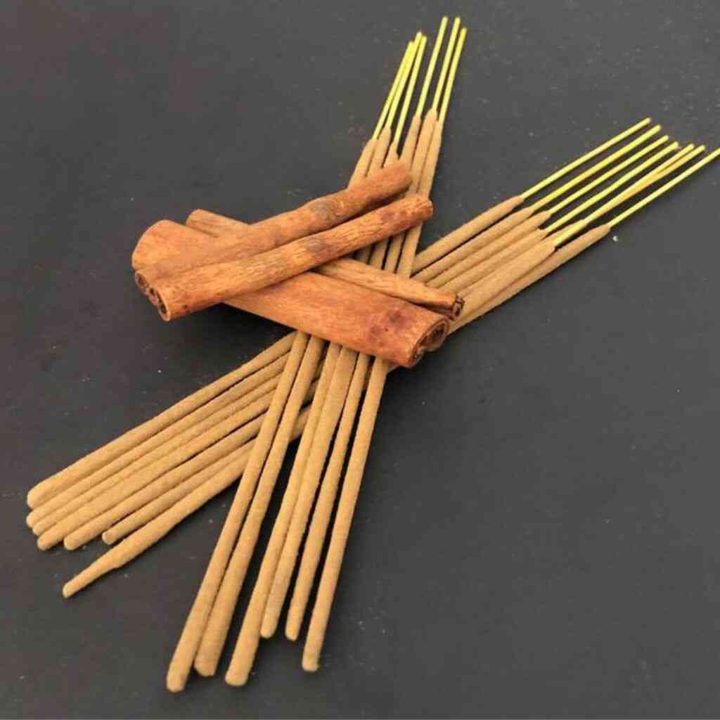 Varillas de Incienso Naturales de Canela - Transforma el Ambiente con el Toque Dulce de la Canela