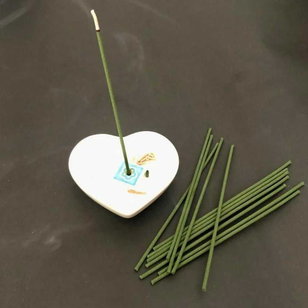 Varitas de Incienso Naturales de Té Verde - Revitaliza tu Espacio con la Frescura del Té Verde