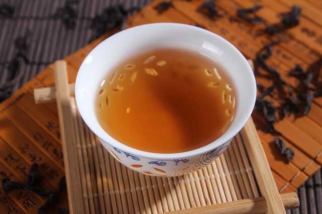 té pu-erh en taza